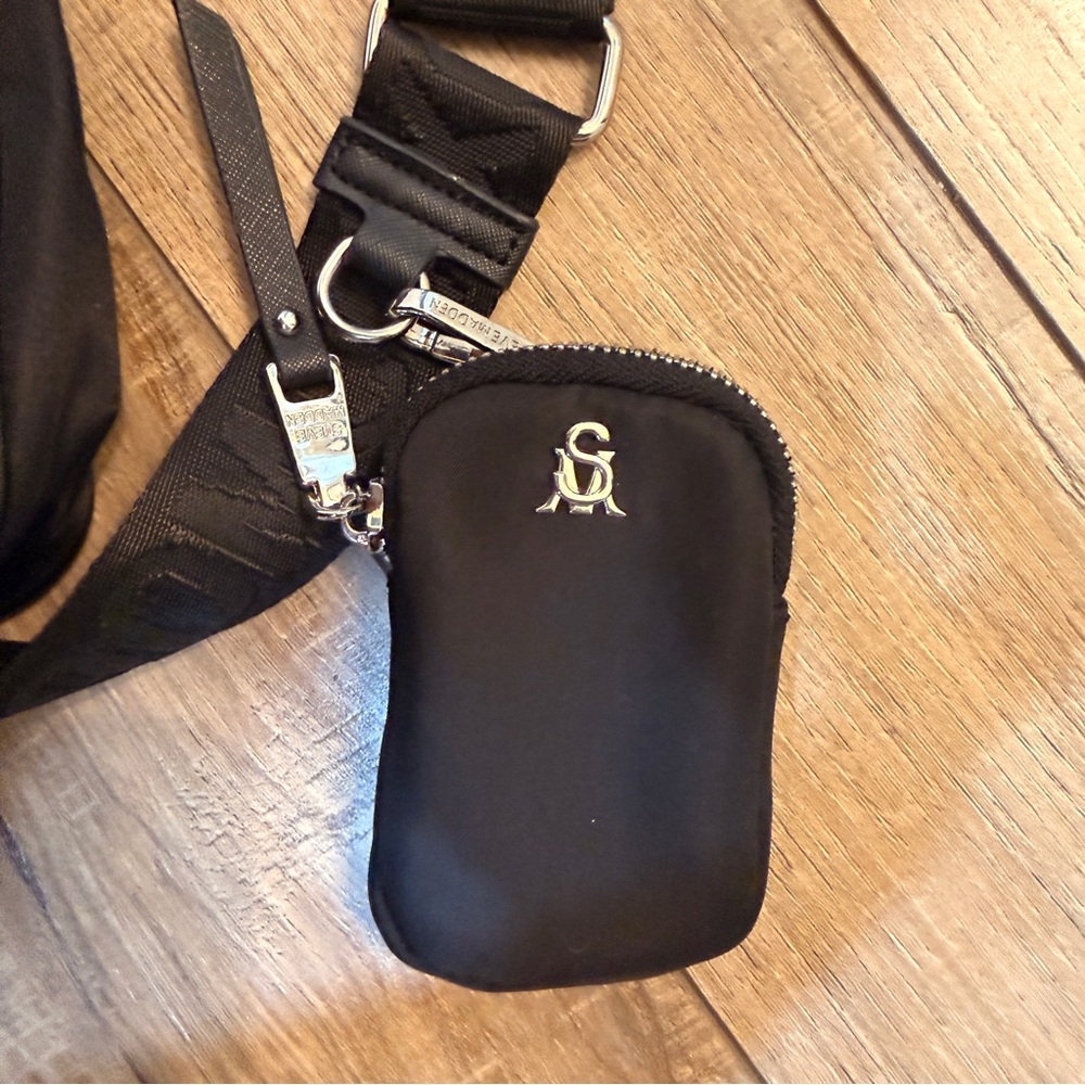 Steve Madden Black Bvital Crossbody Bag with Chain Accent - Picture 7 of 7